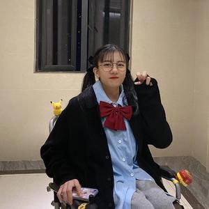 魅魔丝袜脚含精
